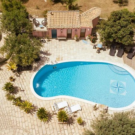 Dependance In Villa Con Piscina 拉古萨 外观 照片