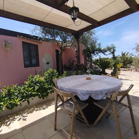 Dependance In Villa Con Piscina 拉古萨 外观 照片