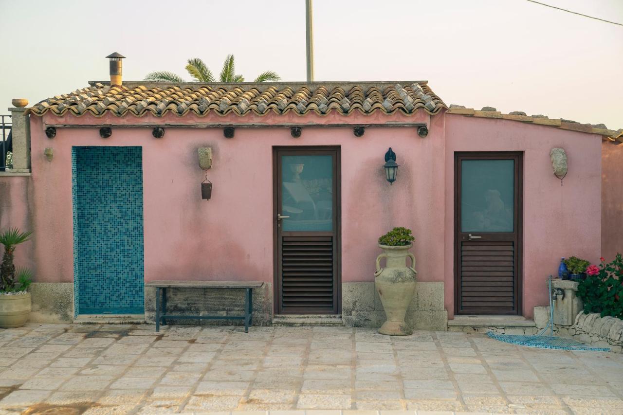 Dependance In Villa Con Piscina 拉古萨 外观 照片