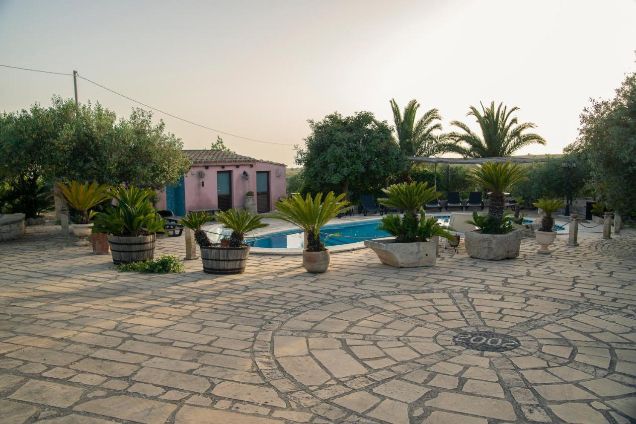 Dependance In Villa Con Piscina 拉古萨 外观 照片