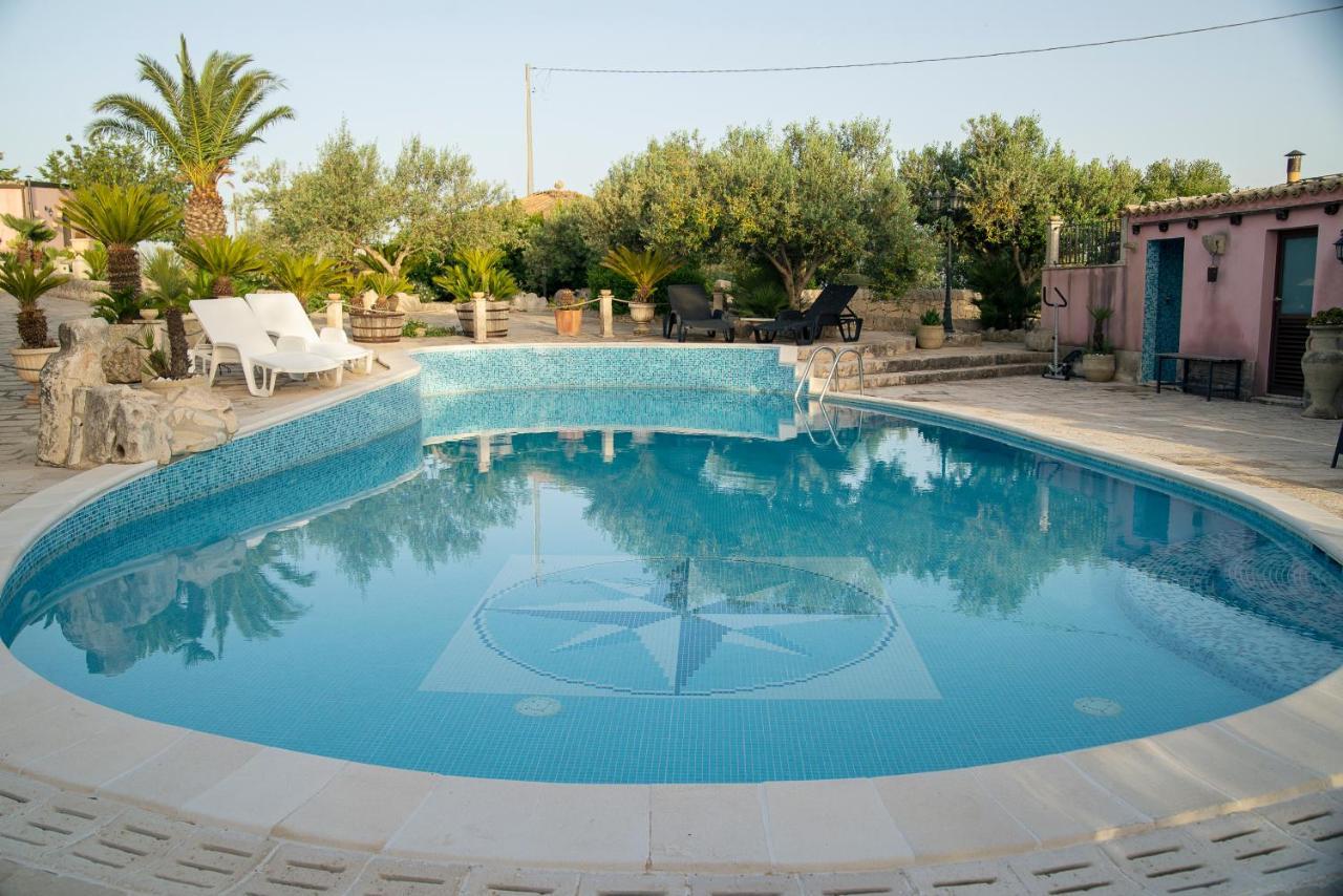 Dependance In Villa Con Piscina 拉古萨 外观 照片