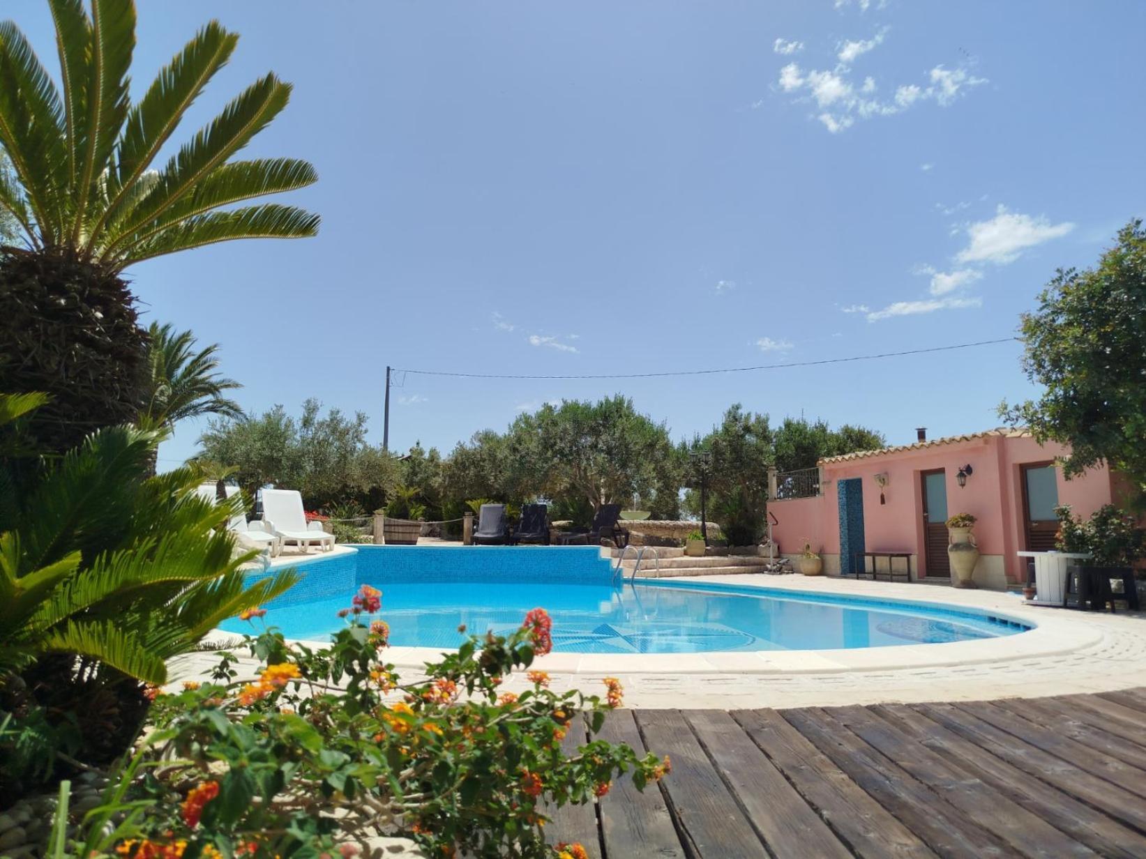 Dependance In Villa Con Piscina 拉古萨 外观 照片