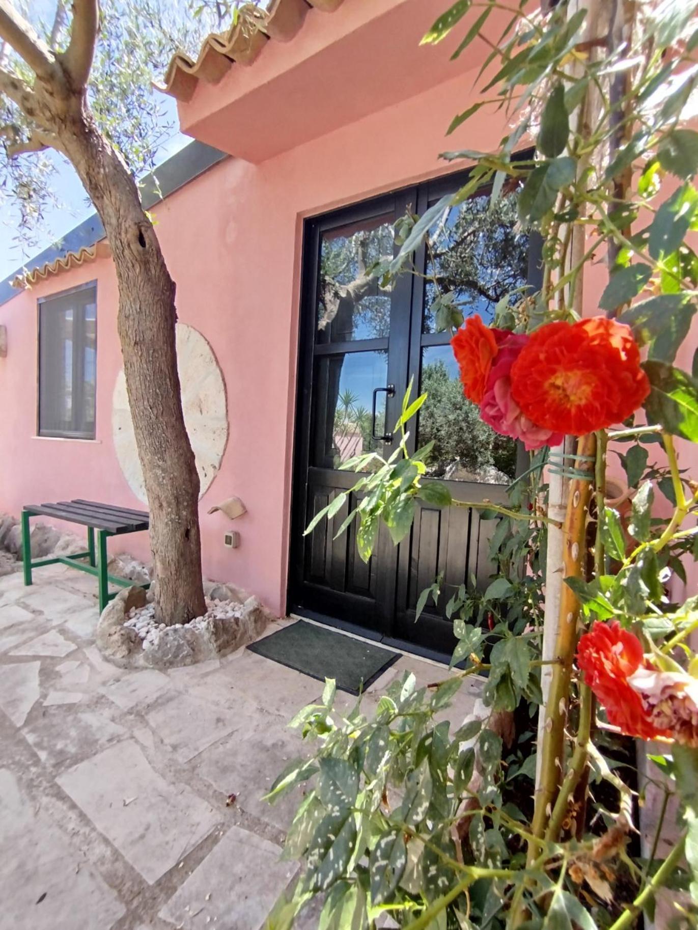 Dependance In Villa Con Piscina 拉古萨 外观 照片