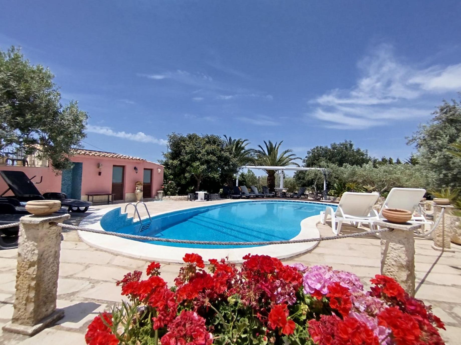 Dependance In Villa Con Piscina 拉古萨 外观 照片