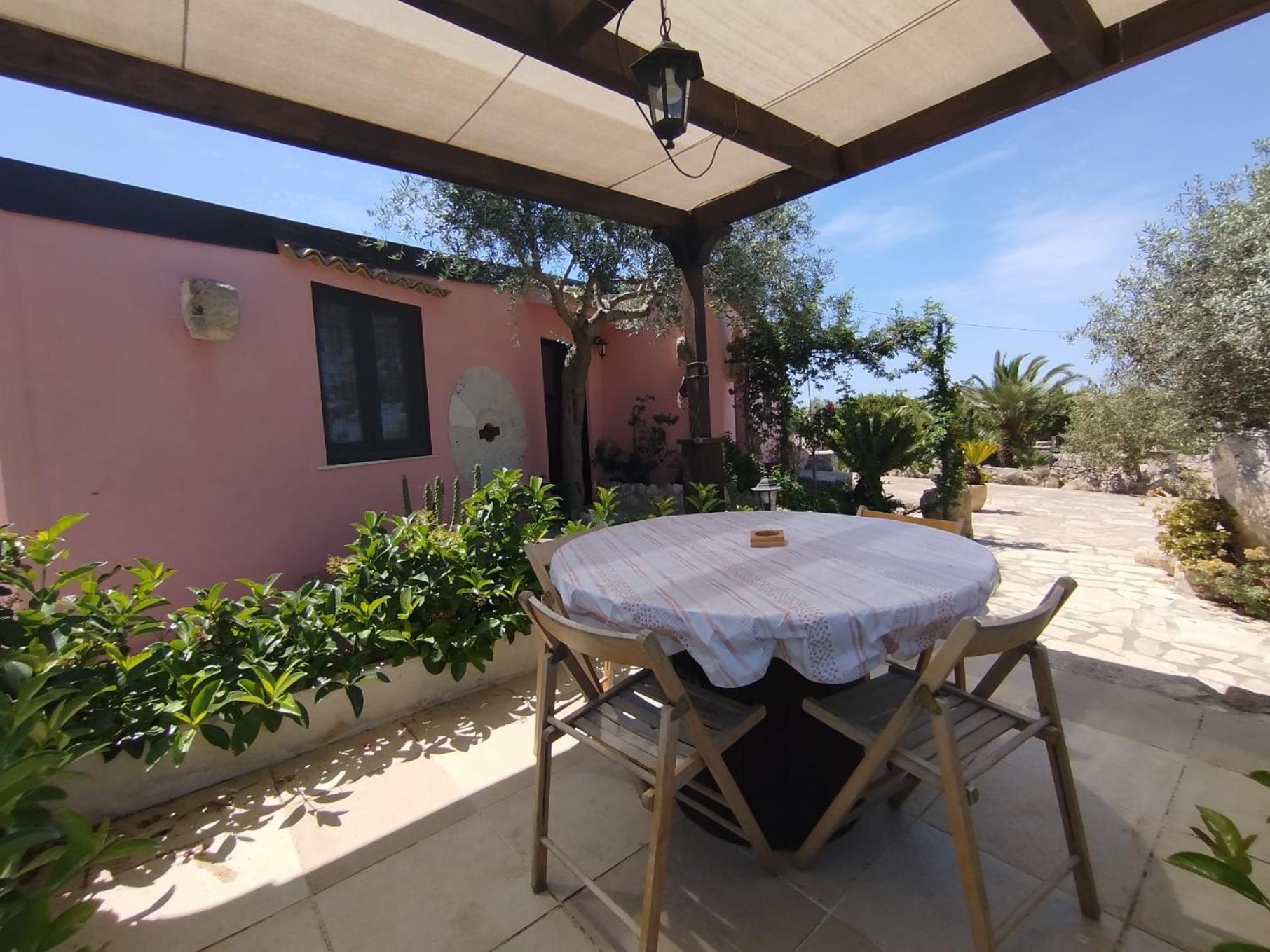 Dependance In Villa Con Piscina 拉古萨 外观 照片